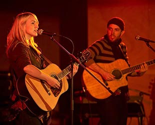 Mozella @ the Wildflower Pavilion (photo: Tim Benko)